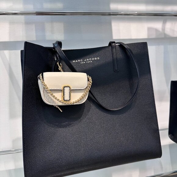 NWT！Marc Jacobs The Nano J Marc Charm -Black Leather - Picture 6 of 15